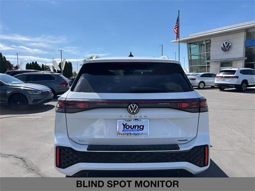 2025 Volkswagen Tiguan 2.0T SEL R-Line