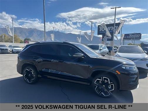 2025 Volkswagen Tiguan 2.0T SEL R-Line