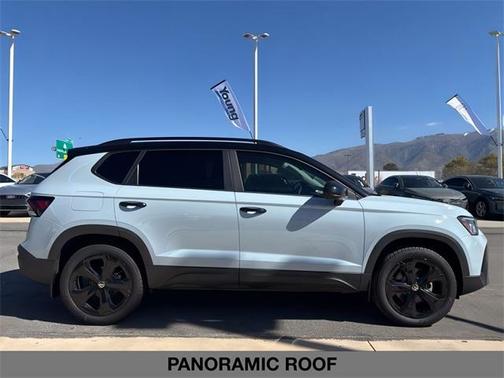 2025 Volkswagen Taos 1.5T SE Black