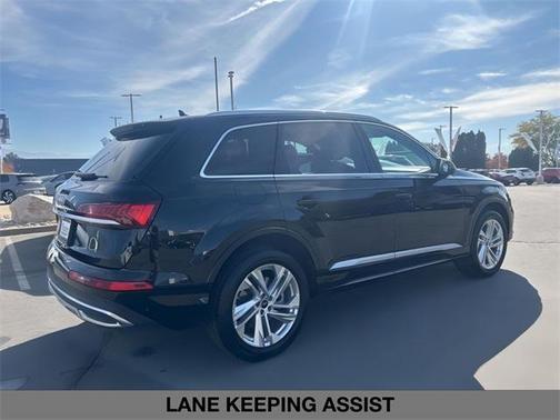 2024 Audi Q7 55 Premium Plus