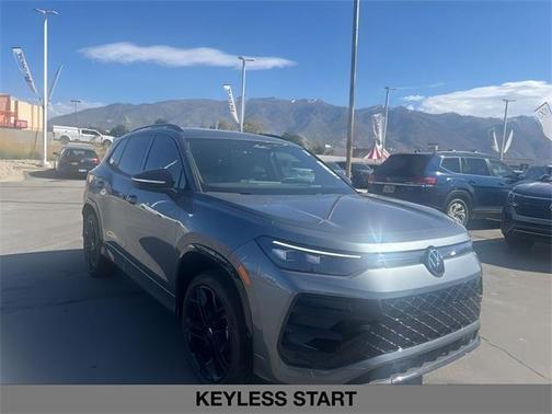 2025 Volkswagen Tiguan 2.0T SE R-Line Black