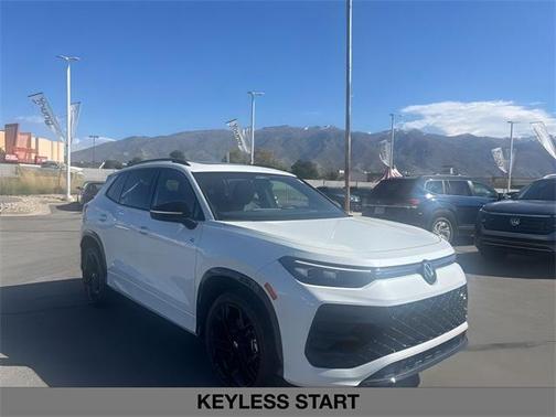 2025 Volkswagen Tiguan 2.0T SE R-Line Black