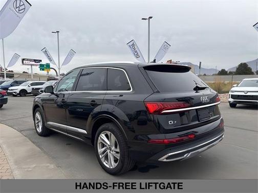 2023 Audi Q7 45 Premium