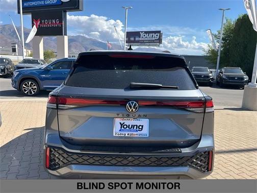 2025 Volkswagen Tiguan 2.0T SE R-Line Black