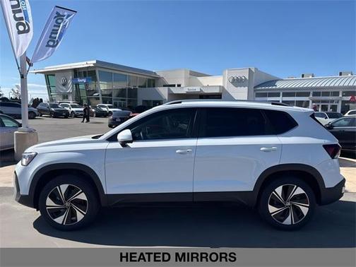 2025 Volkswagen Taos 1.5T SE