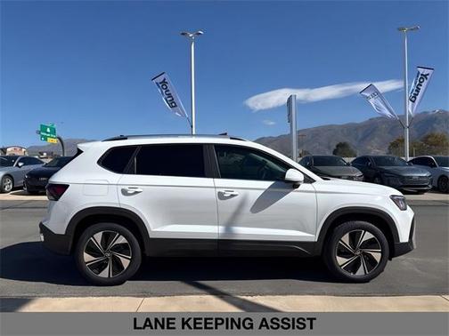 2025 Volkswagen Taos 1.5T SE