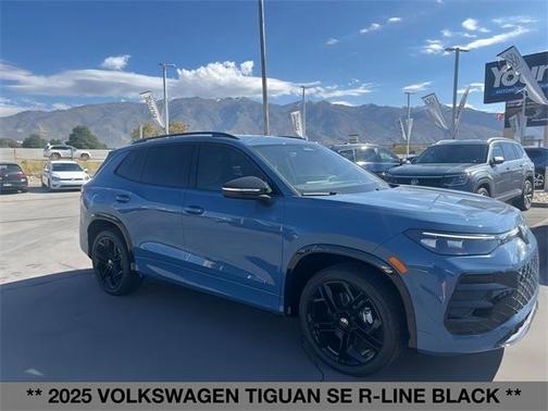 2025 Volkswagen Tiguan 2.0T SE R-Line Black