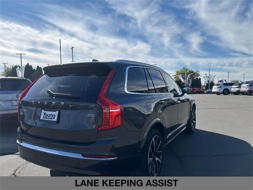 2024 Volvo XC90 B5 Plus Bright Theme
