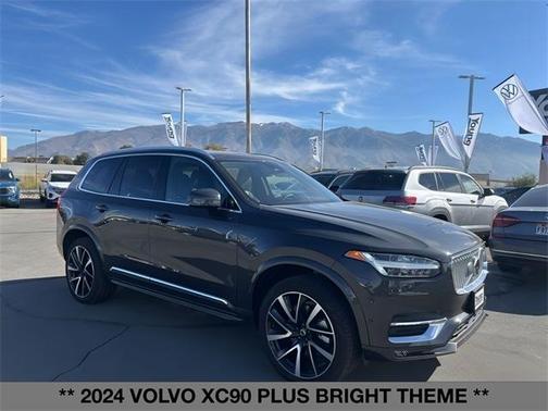 2024 Volvo XC90 B5 Plus Bright Theme