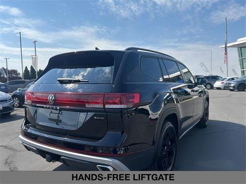 2024 Volkswagen Atlas 2.0T Peak Edition SEL