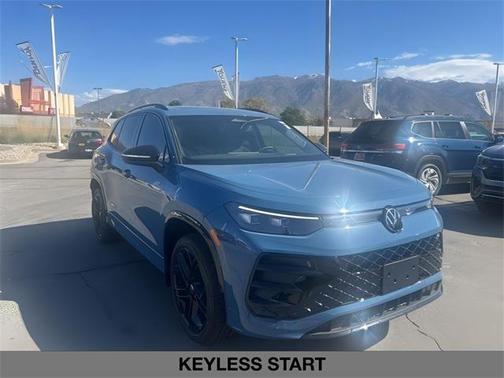 2025 Volkswagen Tiguan 2.0T SE R-Line Black