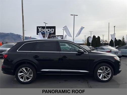 2022 Audi Q7 55 Premium Plus