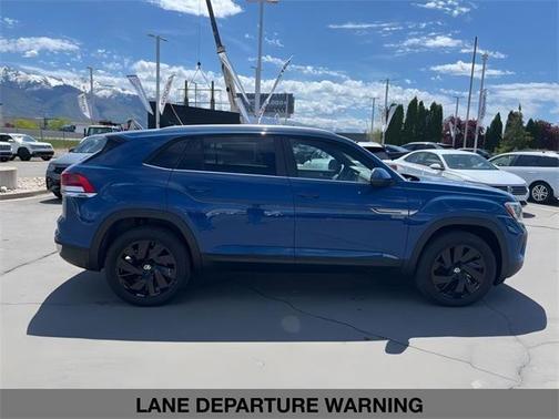 2025 Volkswagen Atlas Cross Sport 2.0T SE w/Technology