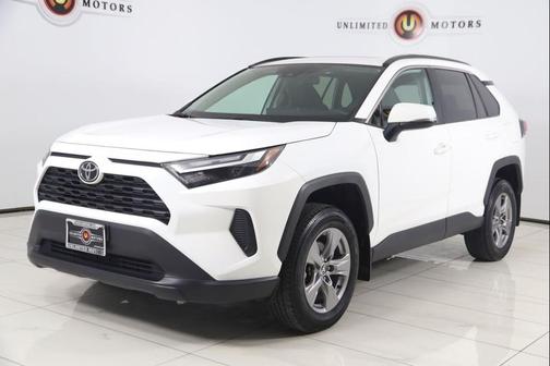 Ice Cap 2024 Toyota RAV4 XLE