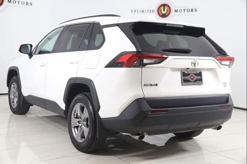 Ice Cap 2024 Toyota RAV4 XLE