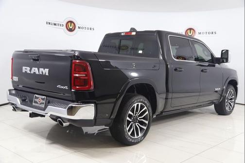 Diamond Black Crystal Pearlcoat 2025 RAM 1500 Longhorn
