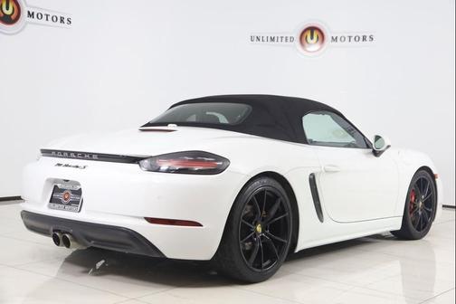 White 2017 Porsche 718 Boxster S