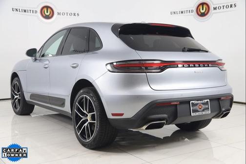 2022 Porsche Macan Base (PDK)