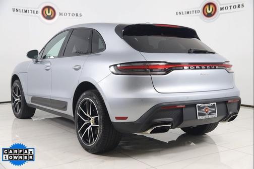 2022 Porsche Macan Base (PDK)