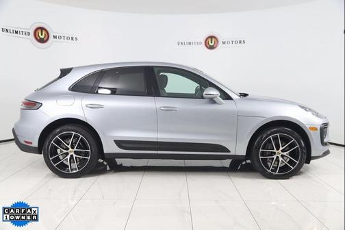 2022 Porsche Macan Base (PDK)