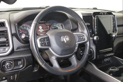 Diamond Black Crystal Pearlcoat 2023 RAM 1500 Big Horn/Lone Star