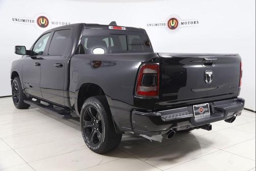Diamond Black Crystal Pearlcoat 2023 RAM 1500 Big Horn/Lone Star