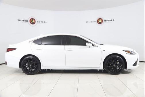 2025 Lexus ES 300h F SPORT Design