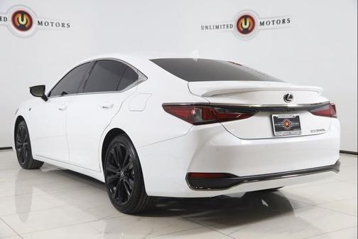 2025 Lexus ES 300h F SPORT Design