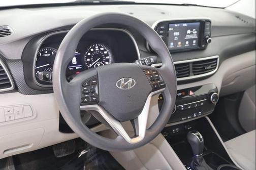 Winter White 2020 Hyundai TUCSON SE