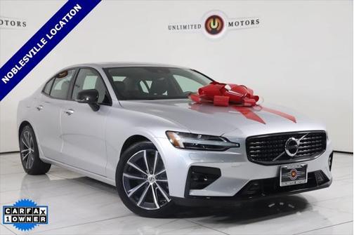 2022 Volvo S60 T5 Momentum