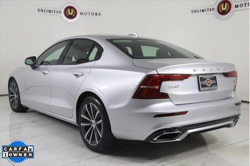 2022 Volvo S60 T5 Momentum