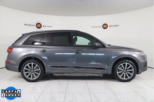 2022 Audi Q7 45 Premium Plus