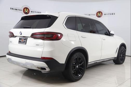 Alpine White 2023 BMW X5 xDrive40i