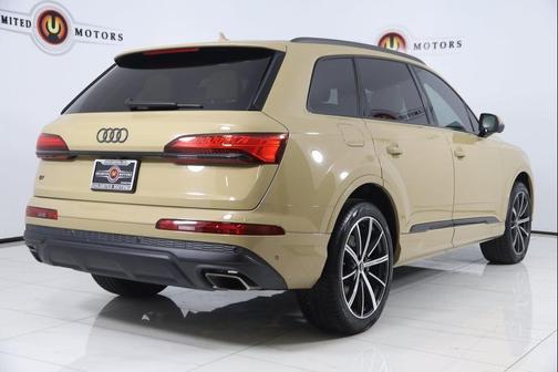 2025 Audi Q7 45 Premium Plus