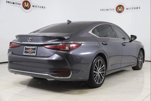 2023 Lexus ES 300h Base