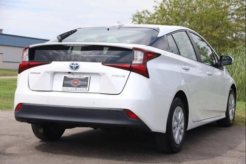 2021 Toyota Prius LE