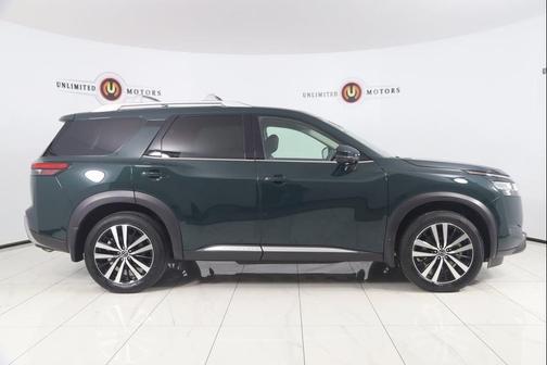 2024 Nissan Pathfinder Platinum