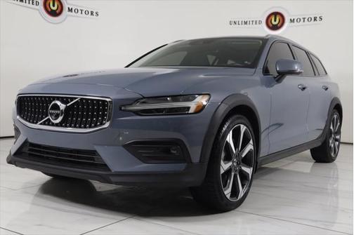 2022 Volvo V60 Cross Country T5
