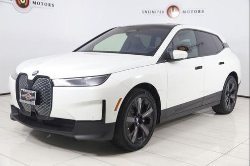 Alpine White 2024 BMW iX xDrive50