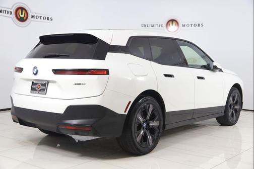 Alpine White 2024 BMW iX xDrive50