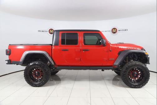 Firecracker Red Clearcoat 2021 Jeep Gladiator Mojave 4x4