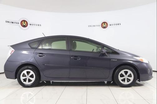 Winter Gray Metallic 2013 Toyota Prius Three