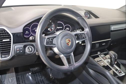 Moonlight Blue Metallic 2022 Porsche Cayenne Platinum Edition