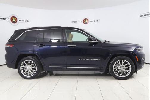 2023 Jeep Grand Cherokee Summit