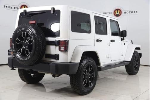 Bright White Clearcoat 2017 Jeep Wrangler Unlimited Smoky Mountain 4x4