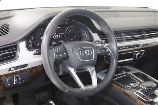 Orca Black Metallic 2018 Audi Q7 2.0T Premium Plus