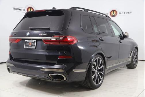 2022 BMW X7 M50i