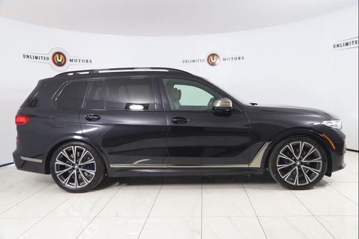 2022 BMW X7 M50i