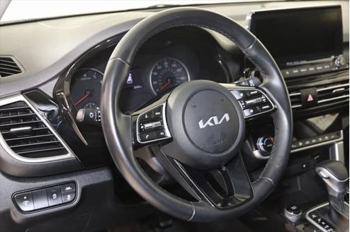 2022 Kia Seltos EX
