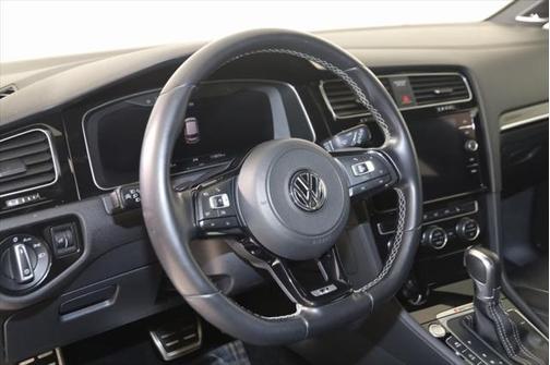 2018 Volkswagen Golf R 2.0T DSG